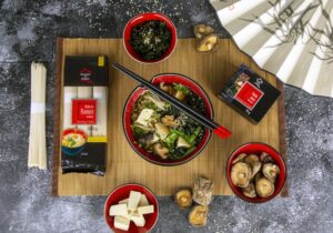 Przepis na zupę miso z tofu i wakame House of Asia