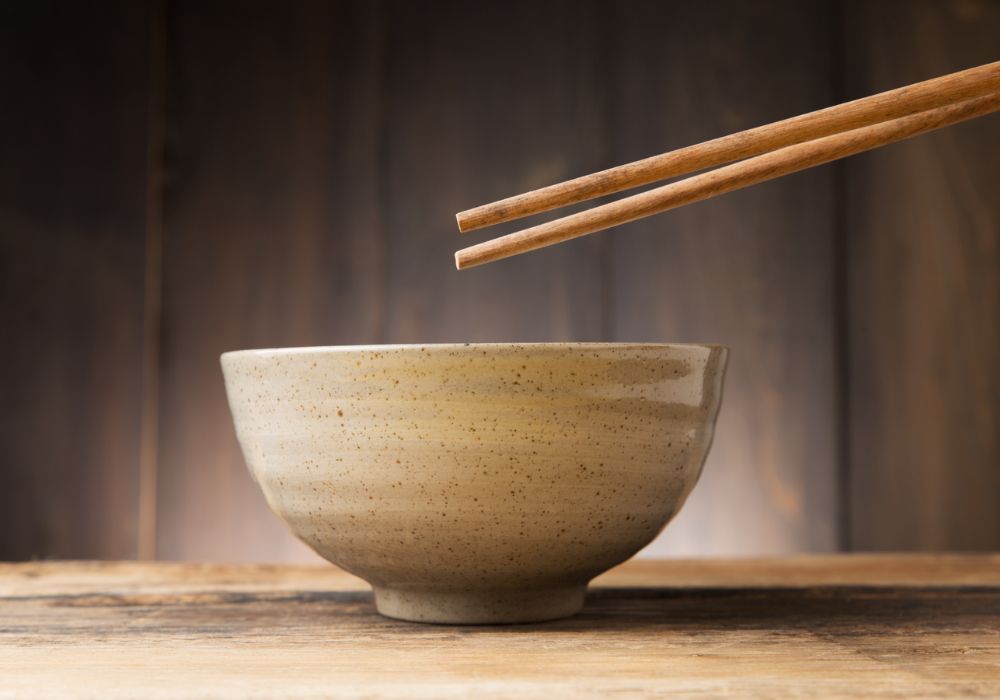 Wysmakowany minimalizm czyli jak opanować japoński styl na talerzu i wokół niego?