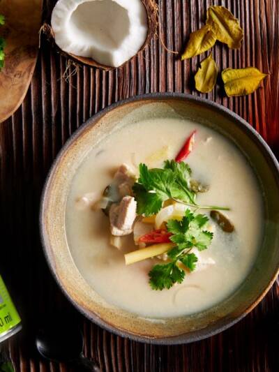 Tajska zupa kokosowa Tomk Kha z kurczakiem i pieczarkami House of Asia