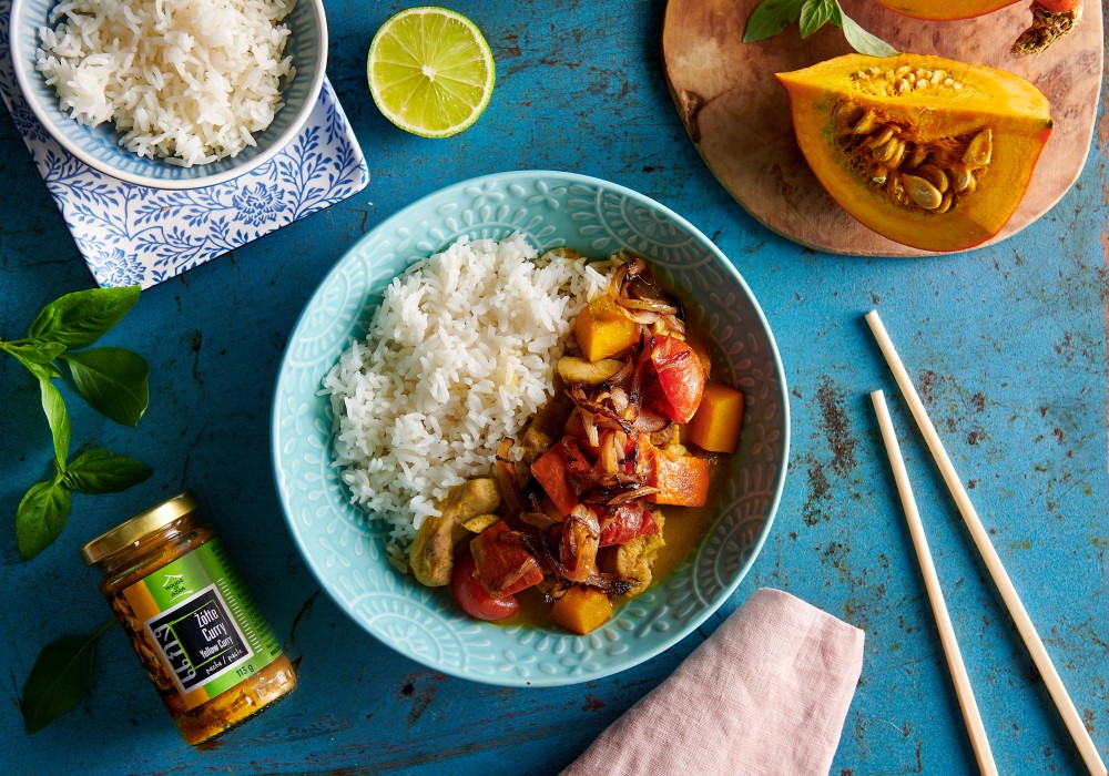 Żółte curry z kurczakiem i marchewką House of Asia
