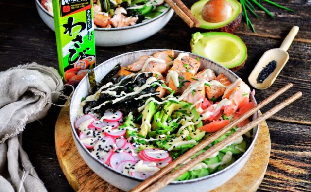 Sushi bowl z łososiem Pysznie czy przepysznie House of Asia