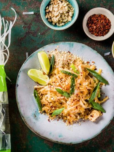 Przepis jak zrobić pad thai z kurczakiem? House of Asia