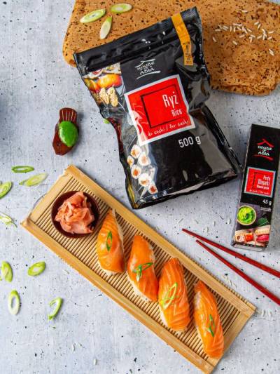Nigiri sushi z łososiem House of Asia