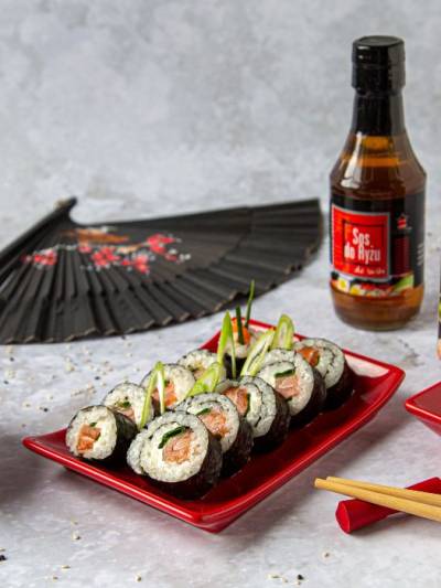 Sushi maki z surowym łososiem i szypiorem House of Asia