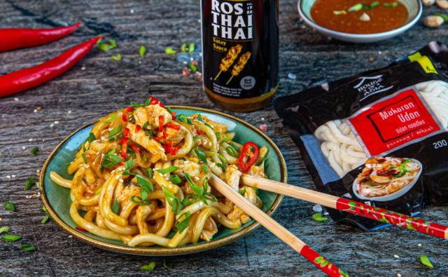 Makaron udon stir-fry z sosem orzechowym House of Asia