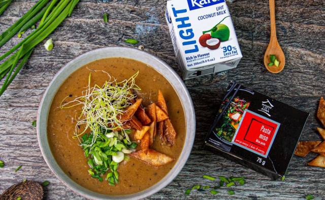 Krem z pieczonej cebuli z chipsami z tortilli House of Asia