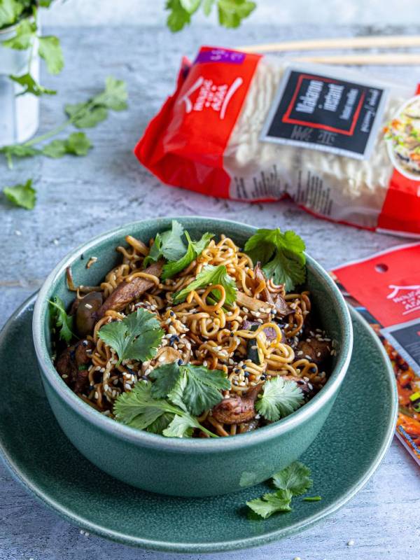 Makaron instant z kurczakiem i grzybami z airfryer’a House of Asia