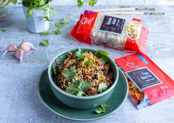 Makaron instant z kurczakiem i grzybami z airfryer’a House of Asia
