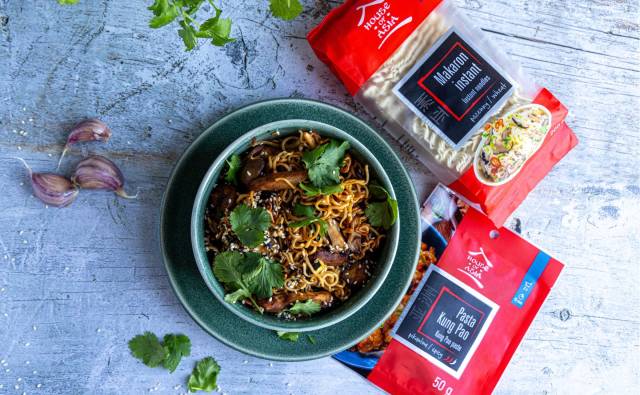 Makaron instant z kurczakiem i grzybami z airfryer’a House of Asia