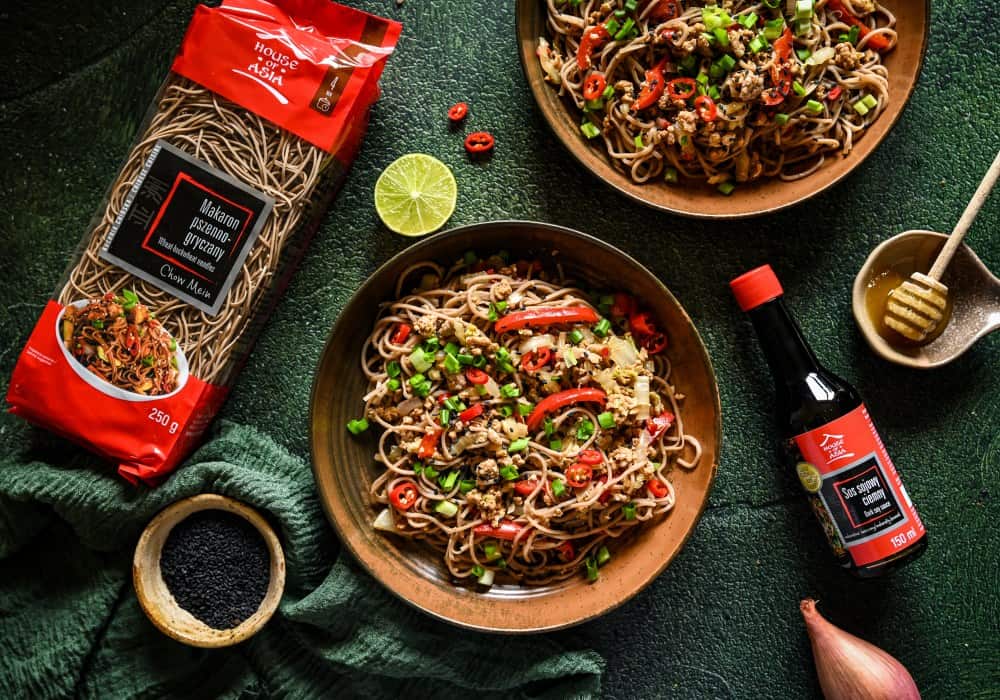 Chow Mein z wieprzowiną w sosie słodko-kwaśnym
