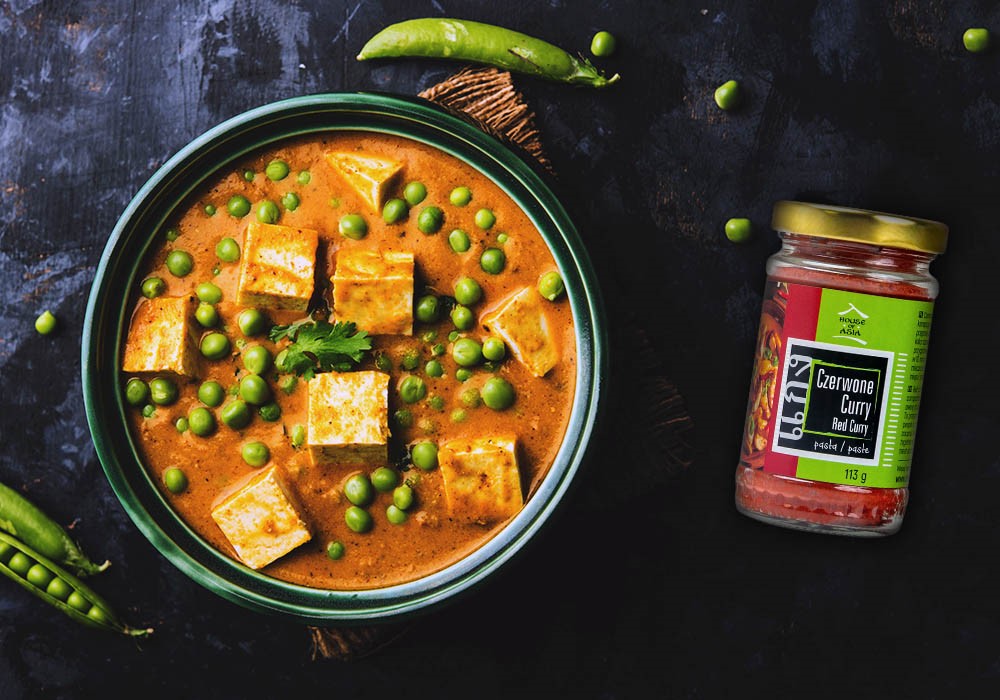 Curry z tofu i zielonym groszkiem