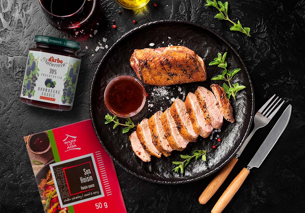 Kaczka w sosie Hoisin z czarną porzeczką