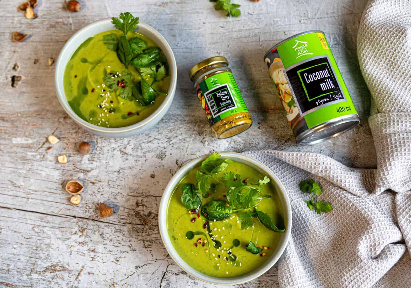 Krem z brokuła ze szpinakiem i zieloną pastą curry