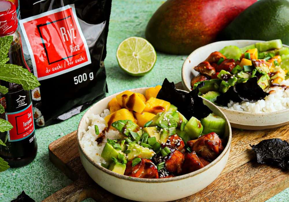 Letni bowl z łososiem teriyaki