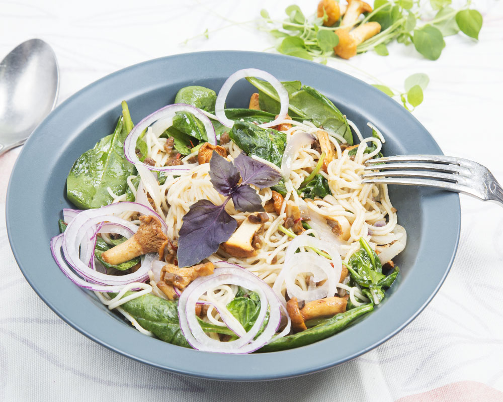 Makaron Udon z sosem z grzybów Shiitake i kurkami