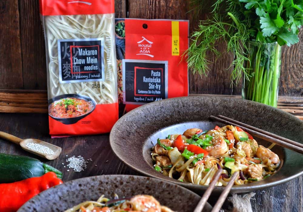 Makaron Chow Mein z pastą kantońską