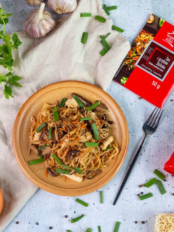 Makaron mie z sosem z grzybów shiitake House of Asia