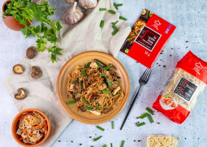 Makaron mie z sosem z grzybów shiitake House of Asia