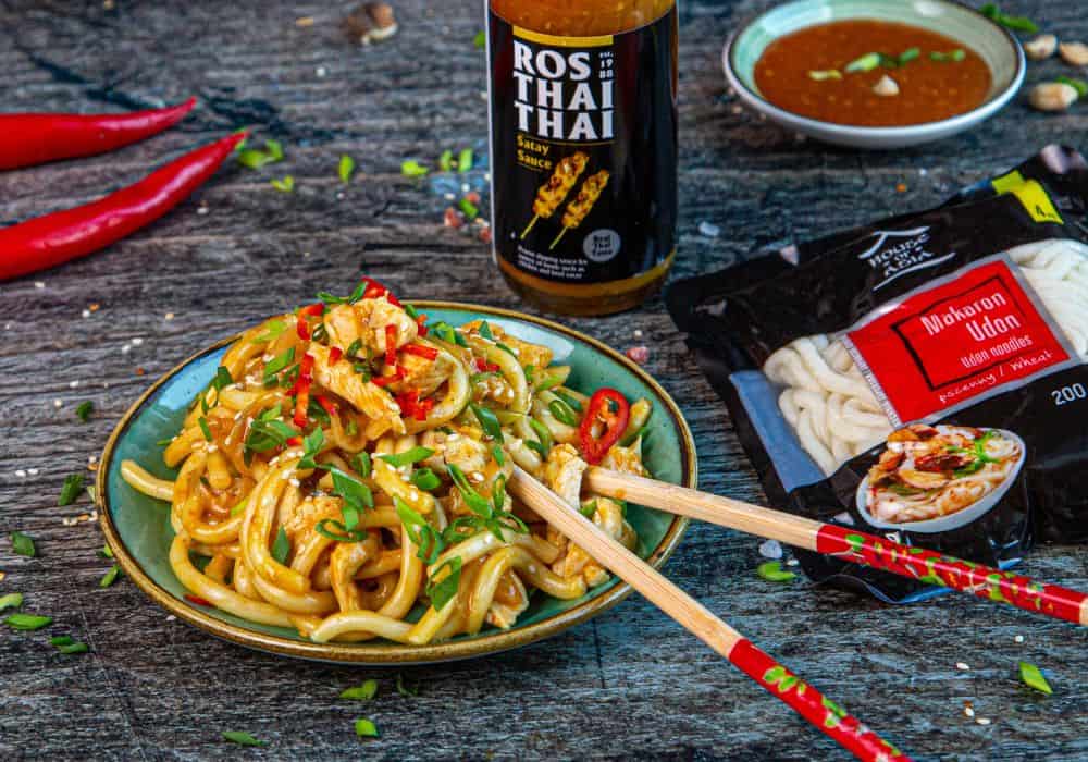 Makaron Udon stir-fry z sosem orzechowym