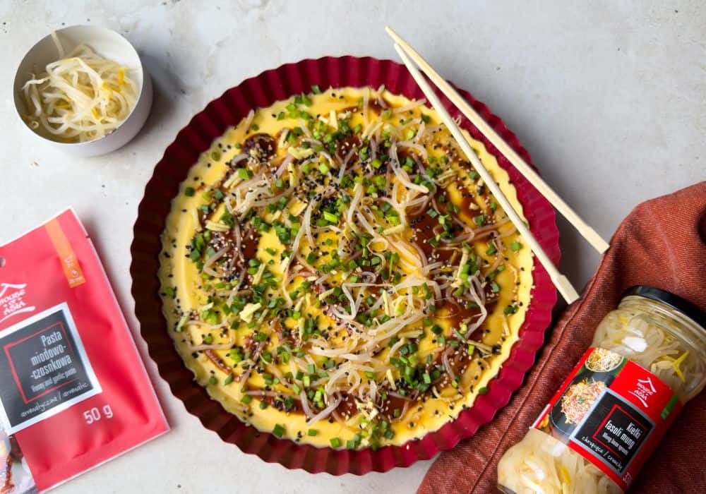 Omlet na parze z sosie miodowo-czosnkowym