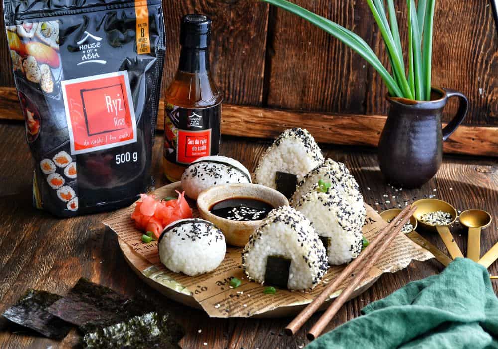 Onigiri z omletem i łososie
