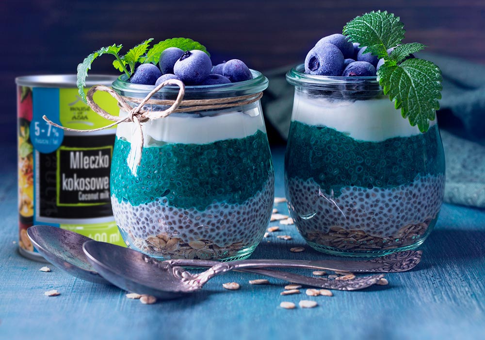 Pudding chia z mleczkiem kokosowym i jagodami