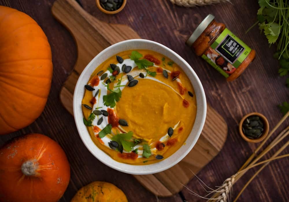 Rozgrzewająca zupa dyniowa z pastą chili