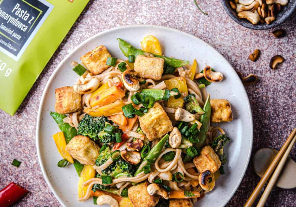 Stir-fry orzechowo-tamaryndowy z tofu