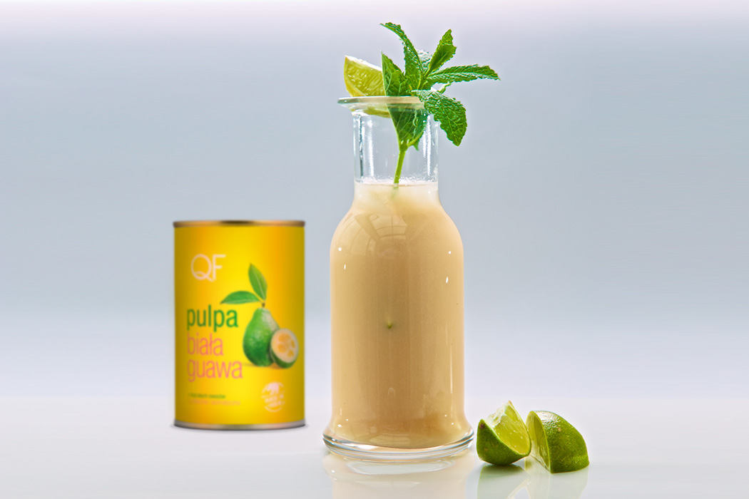 Tropikalny drink z guawą i imbirem