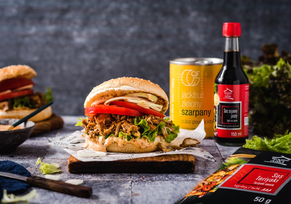 Wege burger z szarpanym jackfruitem i sosem Teriyaki