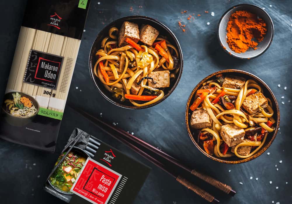 Makaron Udon z tofu i fasolką