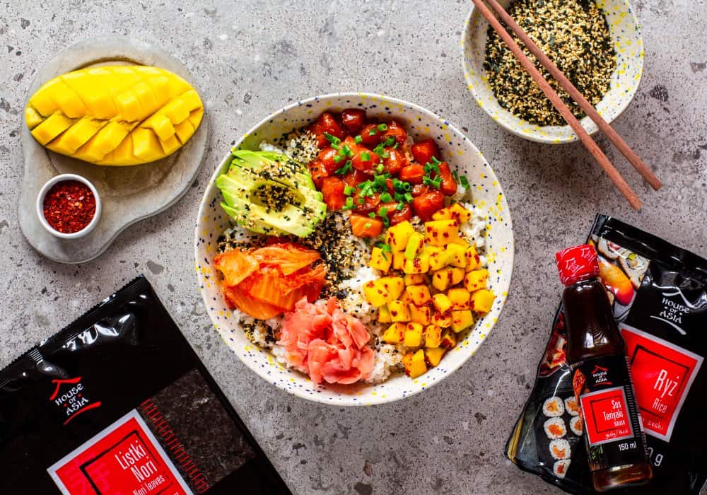Poke bowl z łososiem Teriyaki i mango