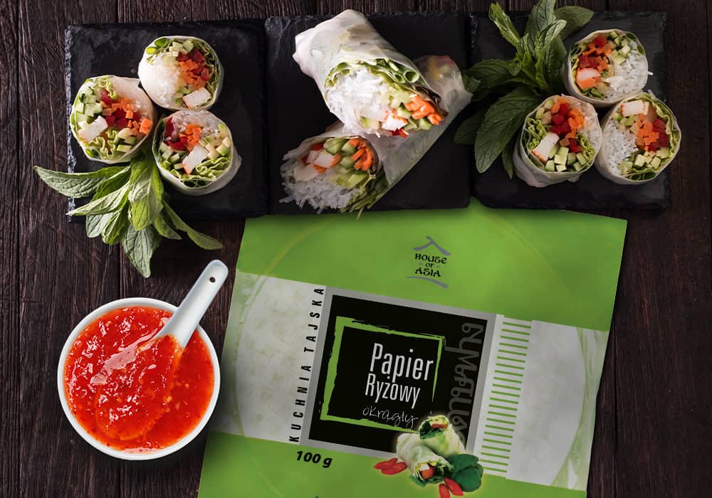 Fresh spring rolls z awokado i sosem słodkim chili