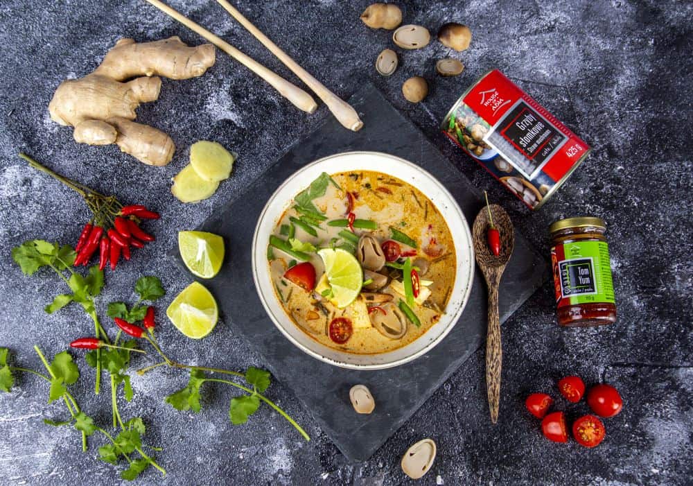 Błyskawiczna zupa Tom Yum z tofu
