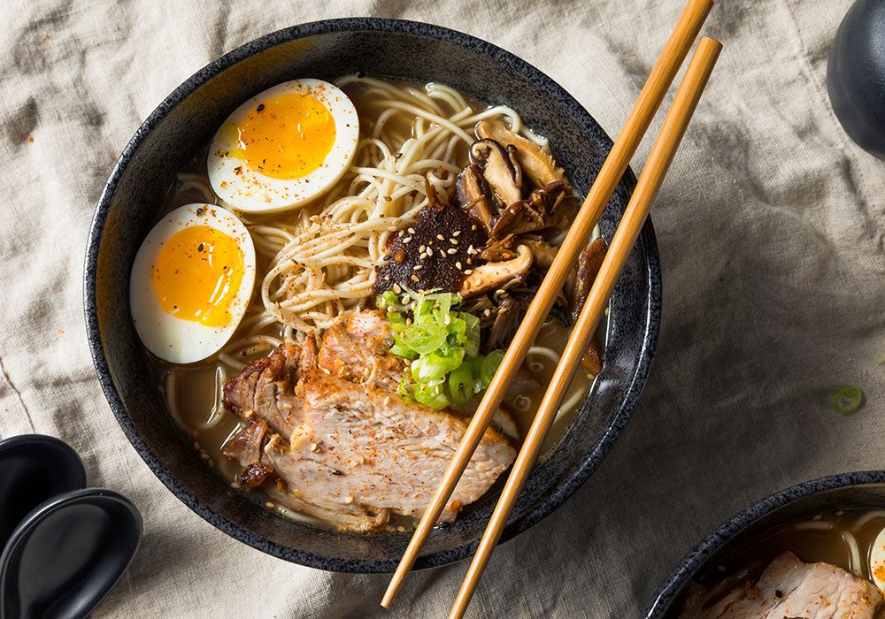 Ramen z wieprzowiną i grzybami Shiitake