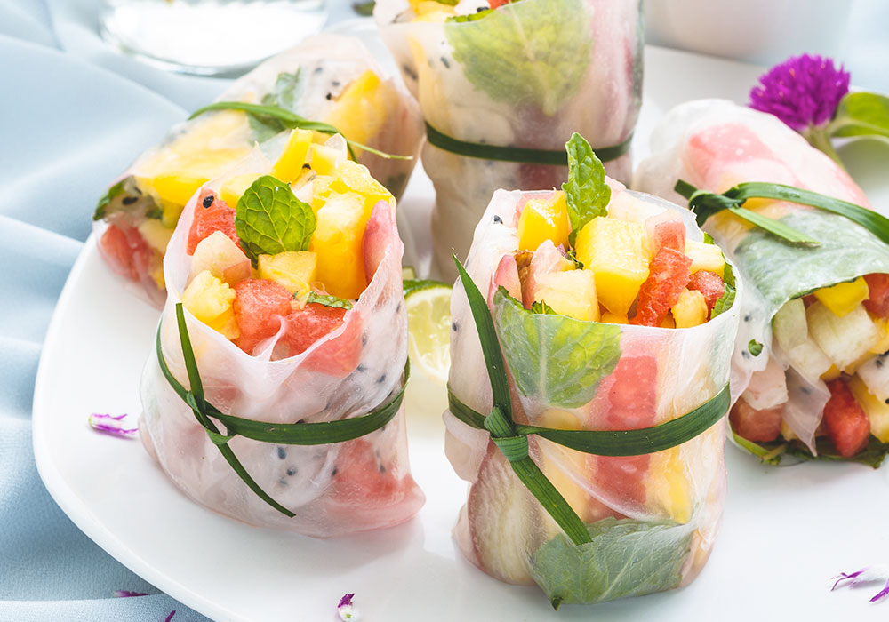Spring rolls z mango i arbuzem