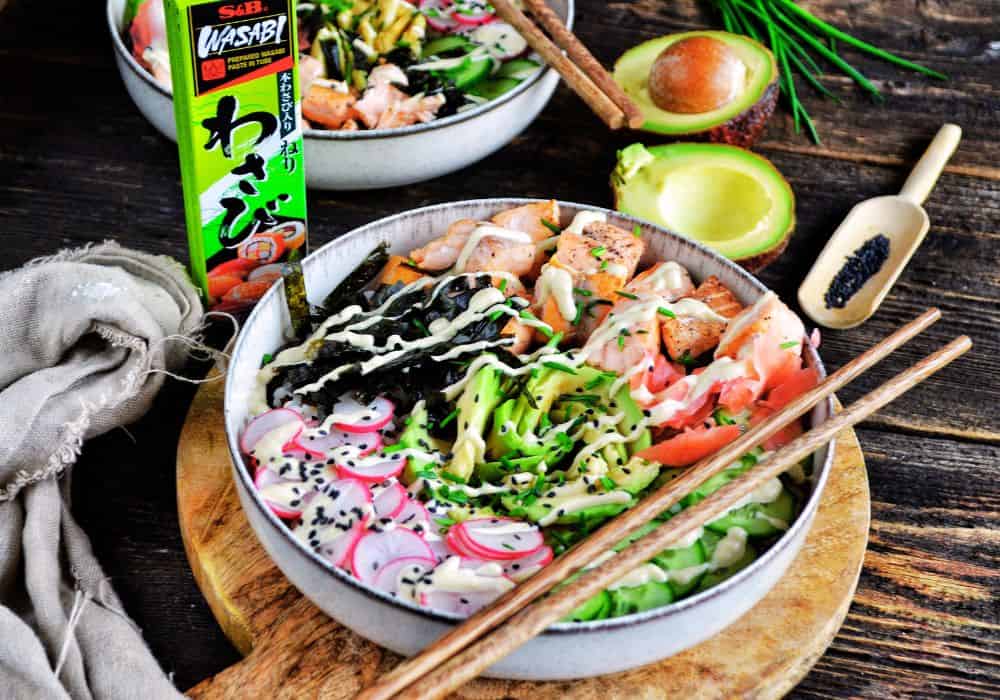 Sushi bowl z łososiem
