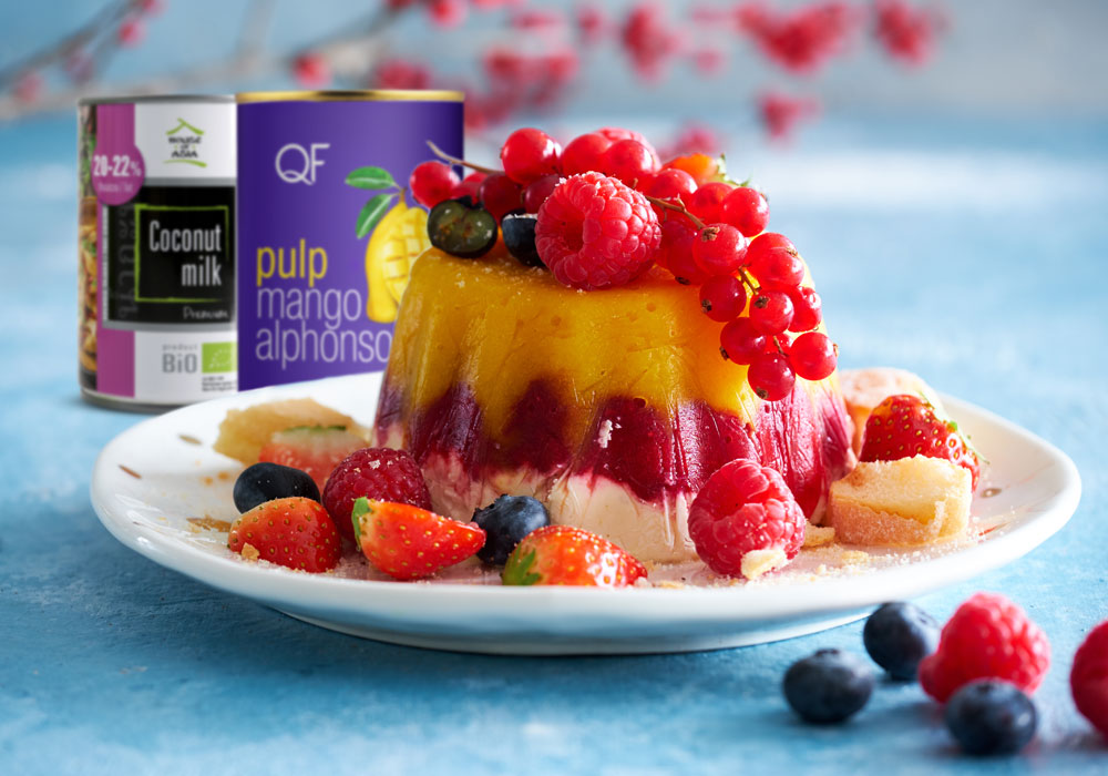 Wegańska panna cotta z mango i mleczkiem kokosowym