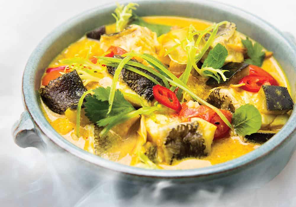 Żółte curry z dorsza z pomidorkami cherry