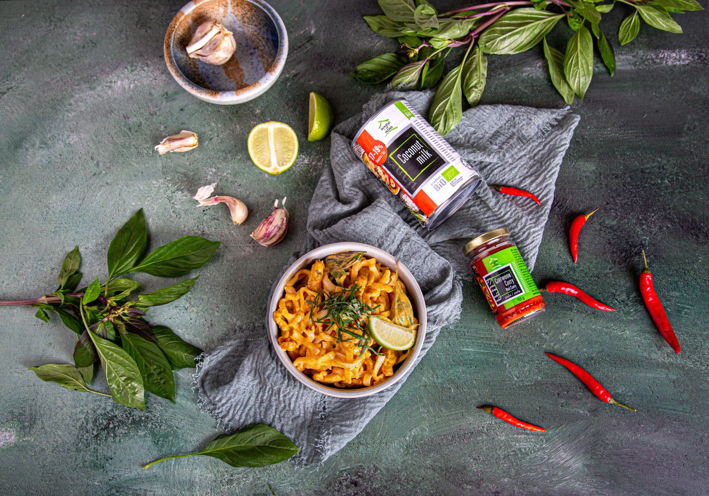 Makaron z pastą red curry House of Asia